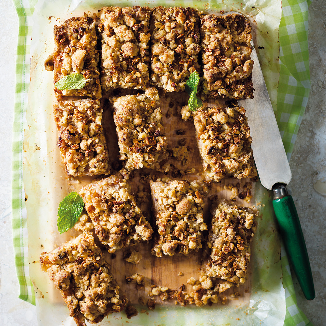 Apple crumble slice